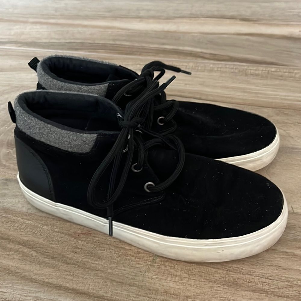 OLD NAVY High Top Faux Suede Sneakers Youth Size 4